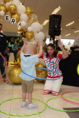 BBW2024 - Leo Pasch Hula Hooping 1.jpg